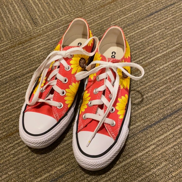 Painted converse size 6 - Picture 4 of 7
